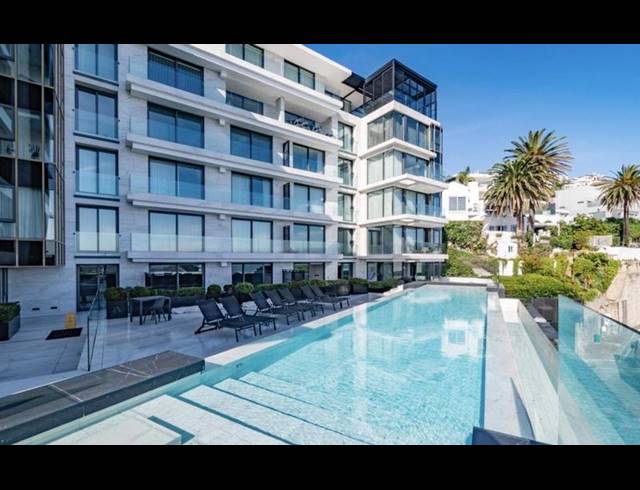 3 BEDROOM APARTMENT FOR SALE IN BANTRY BAY